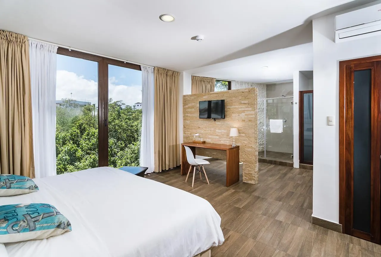 Hotel La Isla Puerto Ayora